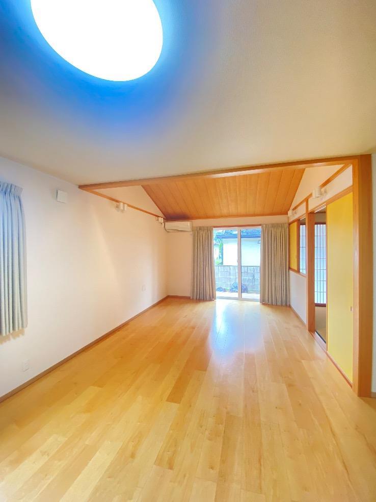 上野町四丁目貸家の居間写真
