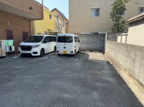 駐車場　駐車場完備です