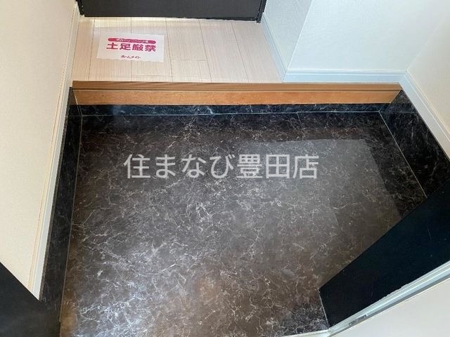 名鉄名古屋本線 新安城駅 徒歩19分 2階建 築37年の玄関写真