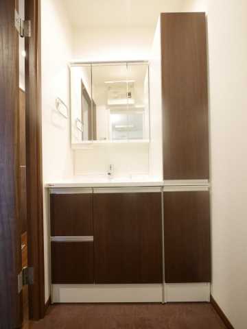 洗面設備　別部屋参考写真です