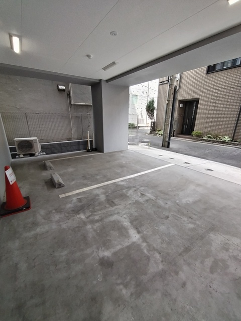 駐車場　★敷地内駐車場★（空き状況・使用料等詳細はご確認下さい）