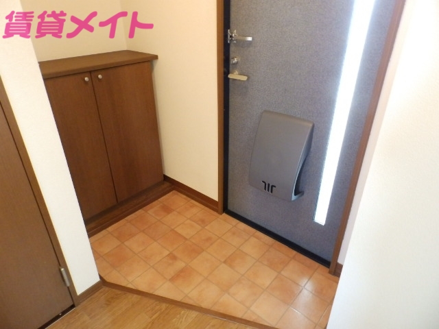 玄関　同物件別室写真