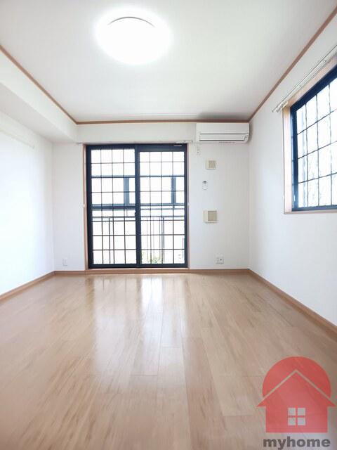 ソレイユむつみの居間写真
