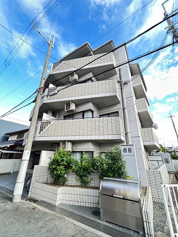 建物外観　落ち着いた雰囲気の外観です