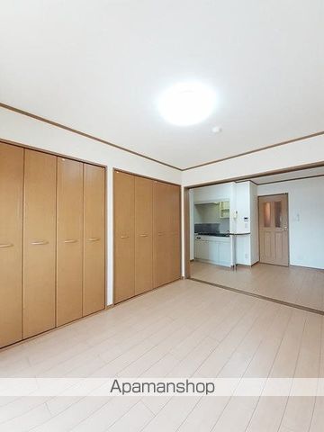 レルベ保田窪の居間写真