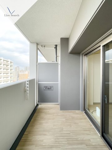 バルコニー　※写真は同じマンションの違う部屋のものになります。