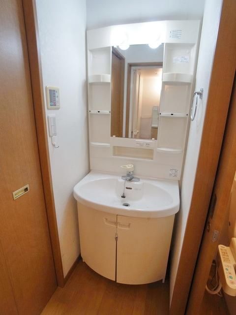 洗面設備　綺麗な独立洗面台付き♪