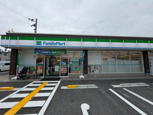 コンビニ　ファミリーマート豊中旭丘店（コンビニ）まで464m