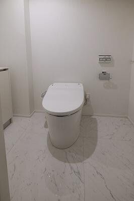 ＪＲ山手線 恵比寿駅 徒歩4分 3階建 築1年のトイレ写真