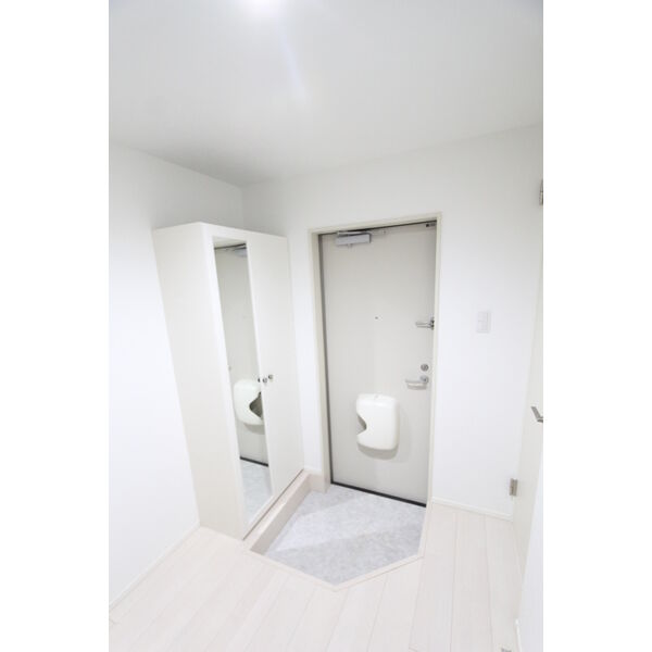 玄関　同タイプの写真です。