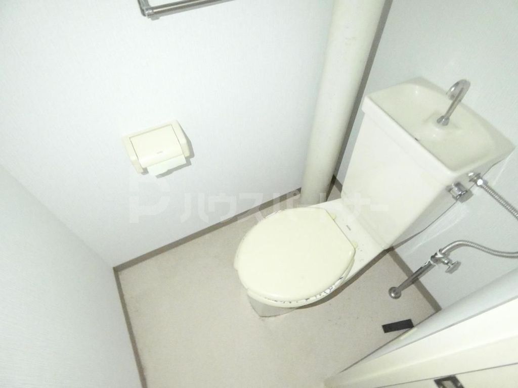 ＪＲ総武線 東船橋駅 徒歩14分 3階建 築40年のトイレ写真