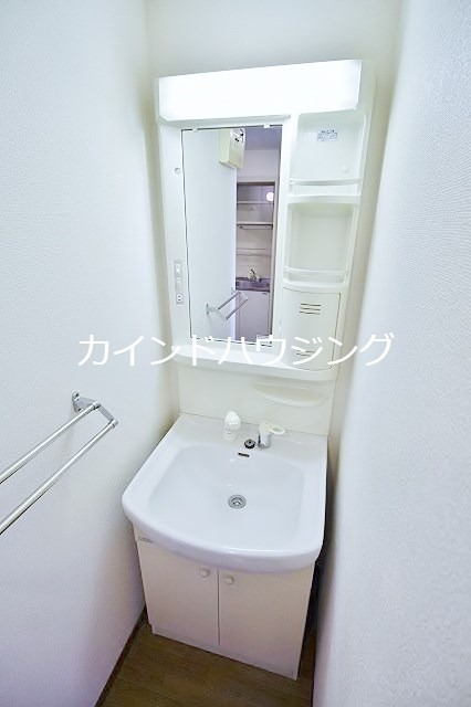 洗面設備　シャンプードレッサー付き