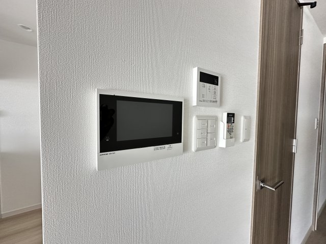 セキュリティ　モニター付きインターホン　同型反転