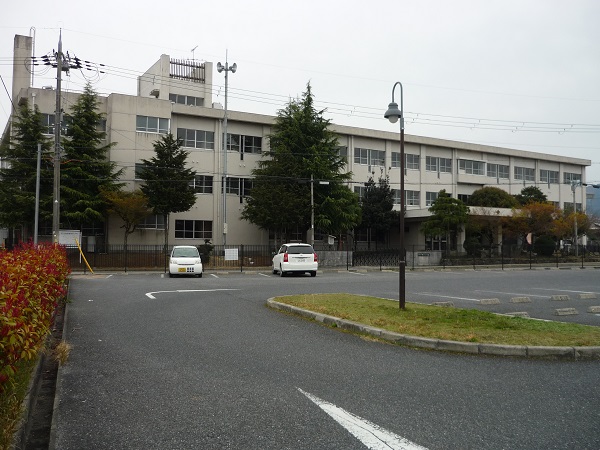 小学校　栗東市立金勝小学校（小学校）まで1623m