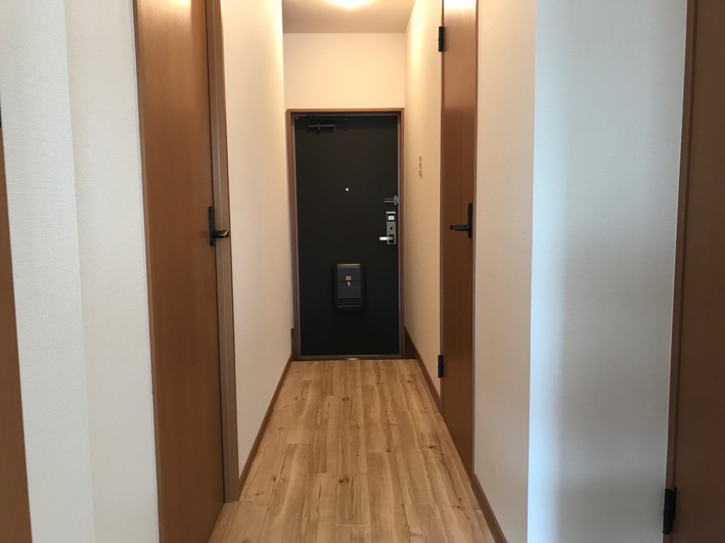 玄関　廊下