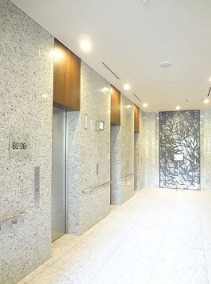 都営大江戸線 西新宿五丁目駅 徒歩7分 60階建 築10年の外観写真