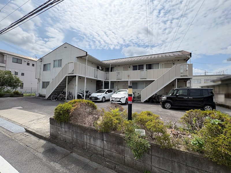 建物外観　JR近江八幡駅徒歩5分の立地です