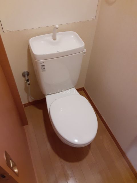 なつつばき上小のトイレ写真