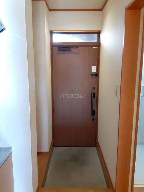 なつつばき上小の玄関写真