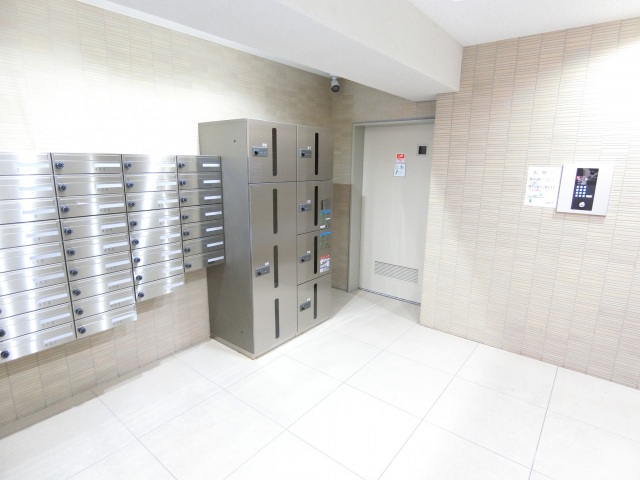 エントランス　宅配BOX　オートロック付エントランス