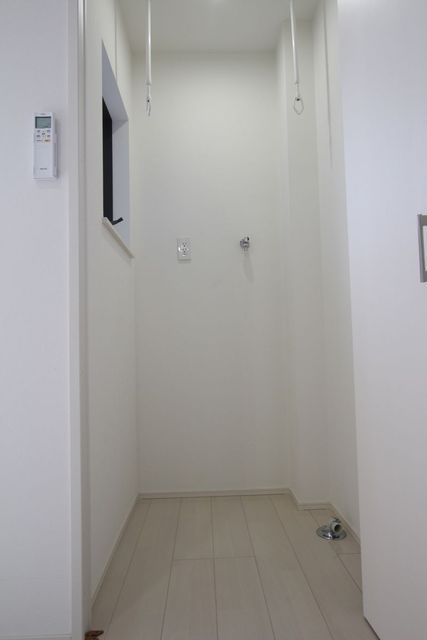 その他部屋・スペース　サンルーム（洗濯機置き場有り）