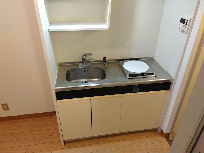 キッチン　同物件別号室の室内写真です。(405号室)