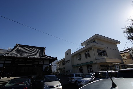 幼稚園・保育園　明徳幼稚園（幼稚園・保育園）まで557m