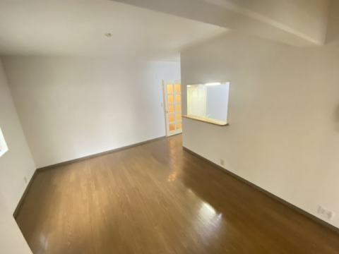 パラディオンIIの居間写真