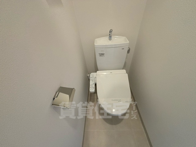 ＪＲ東西線 加島駅 徒歩8分 11階建 築3年のトイレ写真