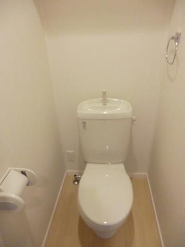 トイレ　バス・トイレ別　収納ヵ所あり