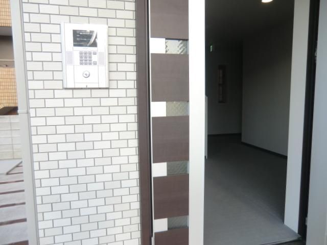 エントランス　オートロック　メールＢＯＸ完備