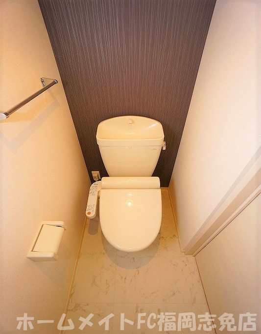 ＪＲ篠栗線 篠栗駅 徒歩52分 2階建 築14年のトイレ写真
