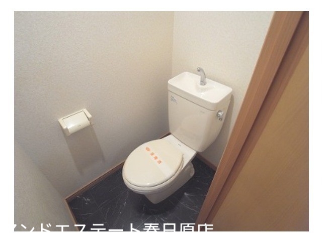 西鉄天神大牟田線 春日原駅 徒歩4分 7階建 築26年のトイレ写真