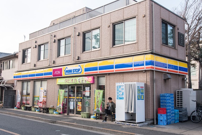 コンビニ　ミニストップ女子大前店（コンビニ）まで206m