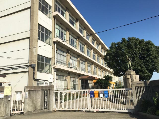 小学校　姫路市立英賀保小学校（小学校）まで800m