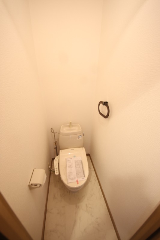 ＪＲ東海道本線 甲子園口駅 徒歩5分 2階建 築31年のトイレ写真