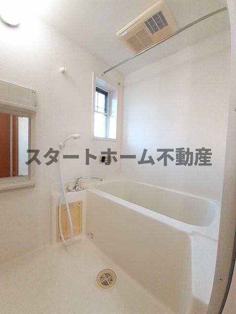 バス・シャワールーム　落ち着いた空間のお風呂です