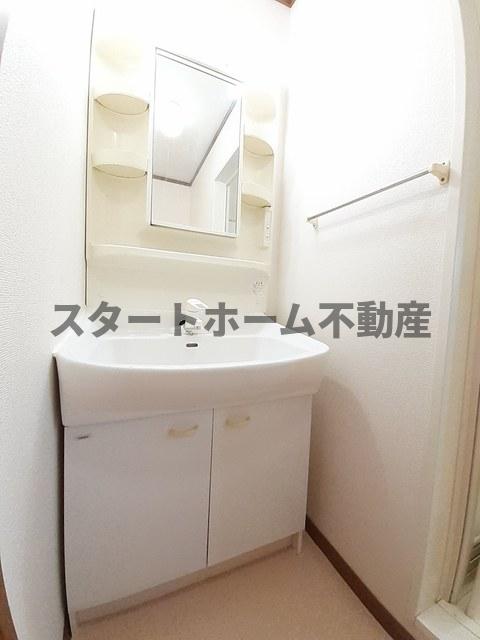 洗面設備　使いやすい洗面所です