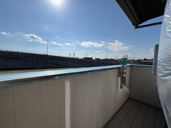 バルコニー　同物件別部屋のお写真になります。左右対称のお部屋の写真の場合
