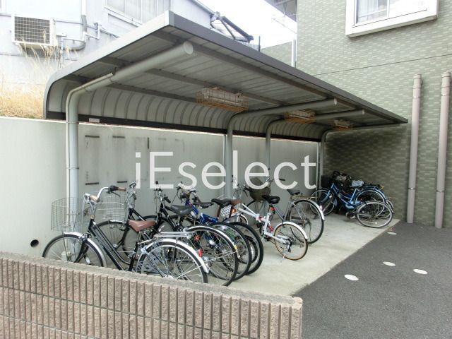 その他共有部分　屋根付き駐輪場
