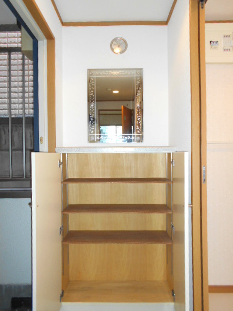 クレンティア三軒茶屋の玄関写真