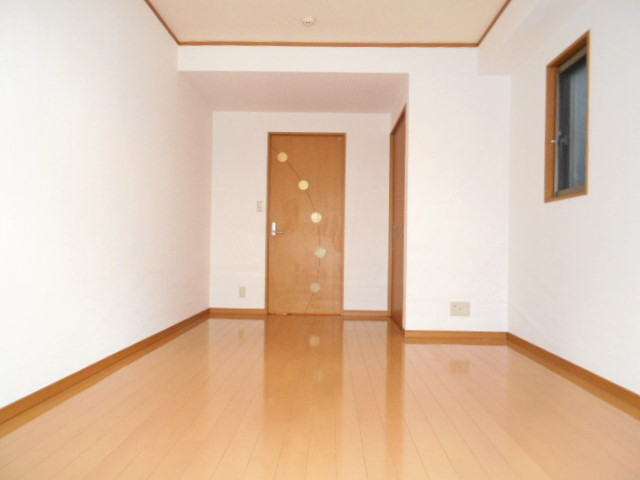 クレンティア三軒茶屋の居間写真