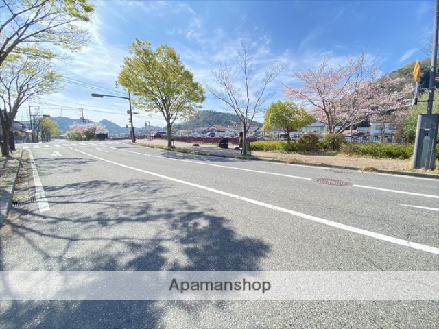 その他　前面道路（その他）まで0m