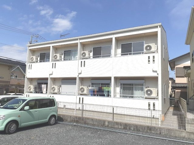 東松山市日吉町のアパートの建物外観