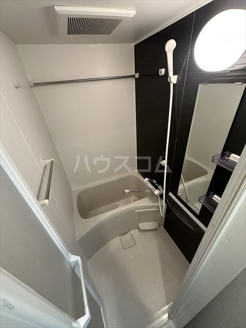 【ArtizA淡路のバス・シャワールーム】