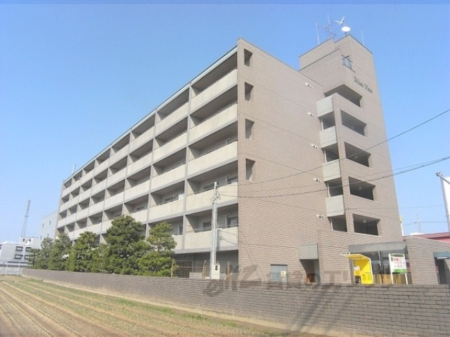 京都市伏見区南寝小屋町のマンションの建物外観