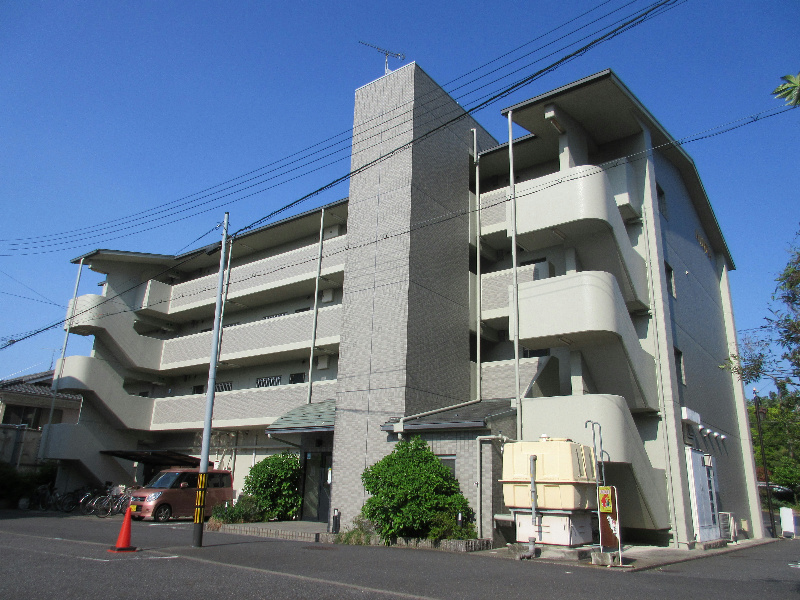 大津市丸の内町のマンションの建物外観