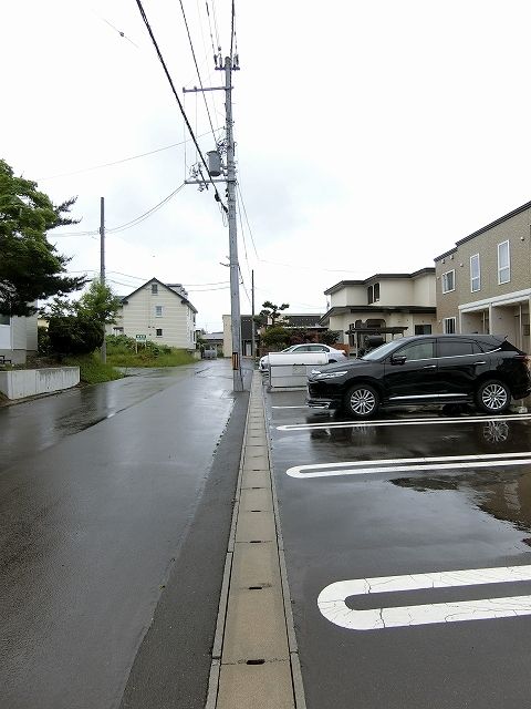 【セレーノイルミオの駐車場】