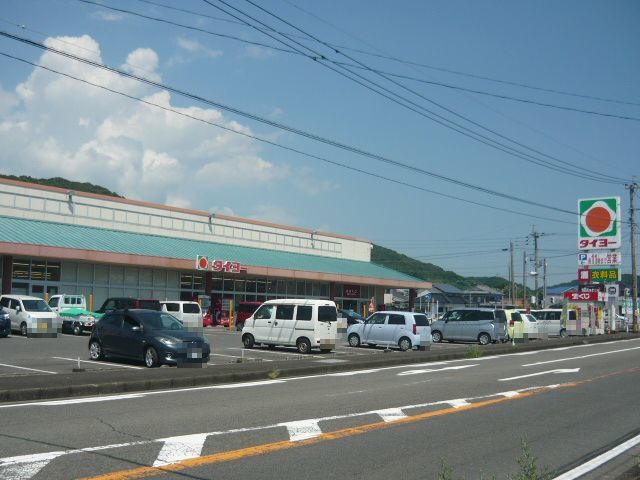 【日置市東市来町長里のアパートのスーパー】