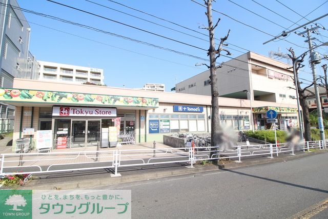 【横浜市青葉区荏田町のアパートのスーパー】